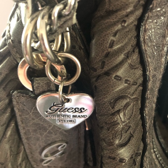 Guess bucket bag - Picture 3 of 3